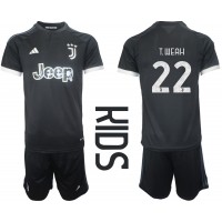 Otroški Nogometni dresi Juventus Timothy Weah #22 Tretji 2023-24 Kratek Rokav (+ Kratke hlače)